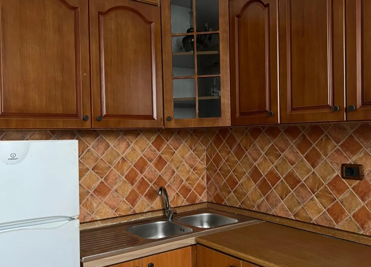 Guest House L&B Durres 0*,  Albania