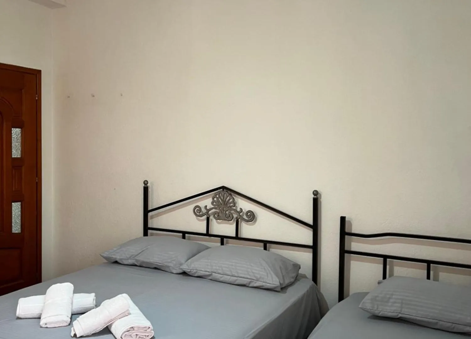 Guest House L&B Durres 0*,  Albania
